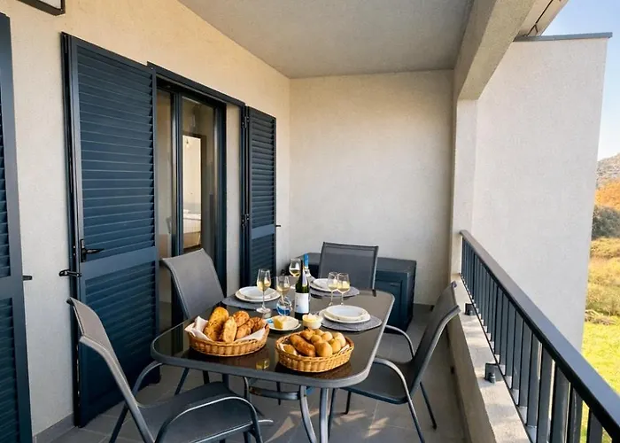 L'immortelle - T3 Avec Balcon Vue & Montagne Apartamento Calenzana